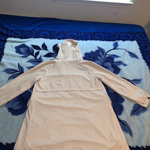 (White) Zara rain coat - Picture 3 of 4